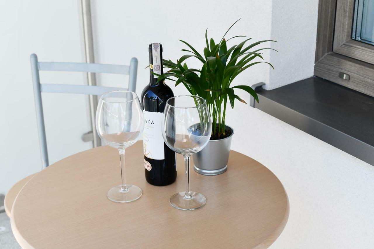 Wolski Apartments - Strzelecka 33 コウォブジェク エクステリア 写真